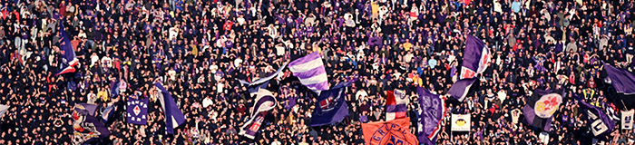 Billede af publikum på Stadio Artemio Franchi i Firenze